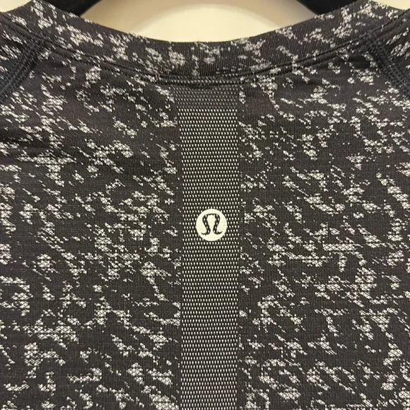 Lululemon swiftly tech short sleeve - Picture 2 of 3